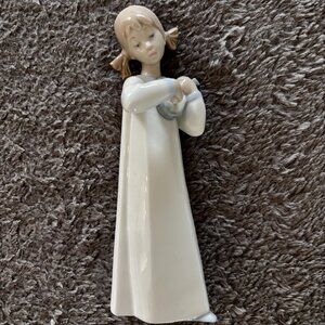 Lladro Figurine, Girl With Guitar, (4871)